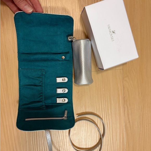 Swarovski Shimmering Silver Jewelry Pouch Travel - Picture 5 of 6